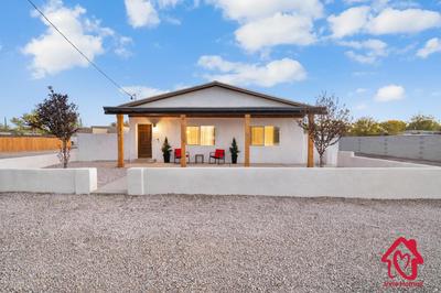ValleyVibe: Modern Comfort in North Valley - an Irvie Home