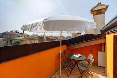 App. CHIARETTO in city centre Bardolino with P.