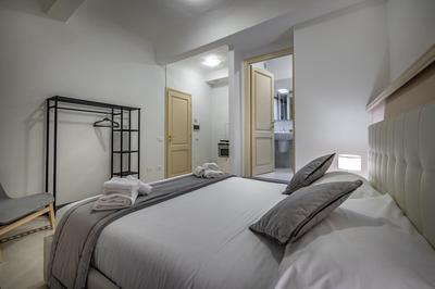 YID Agnolo three bedroom apartment in Florence