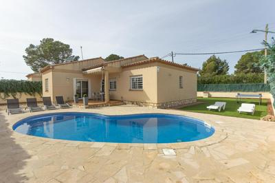 INNOUTHOME VILLA FAMILIAR PISCINA Coll de Balaguer