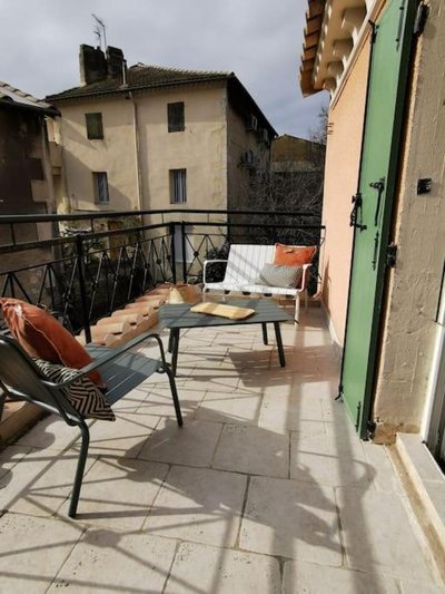 Soleil poudré appartement 1 chambre, pièce de vie climatisée, parking, terrasse