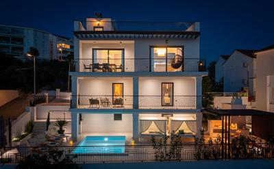 Luxury Villa de Mar with Pool