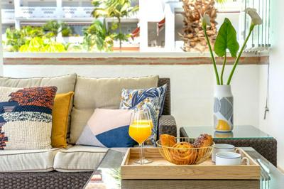 Las Cañas Beach - Marbella Golden Mile by Finest Rentals
