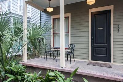 Intimate Library Studio - Minutes to Forsyth Park