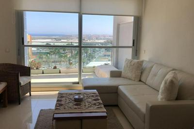 Apartamento Deluxe: hidromasaje, terraza y vistas.