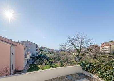 Apartments Podstrana with shared Pool