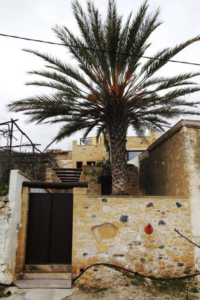 Charming villa in Chania with parking included