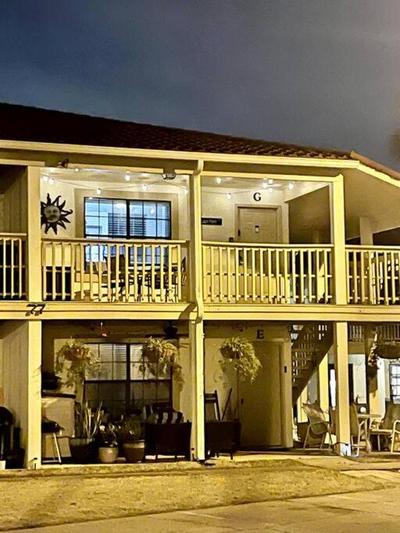 Lazy Palm 4 Pools Short Walk To Beach! Sleeps 5!