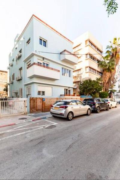 Breezhouse Mamad Yona Beach Residence