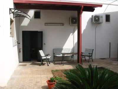 Modern Apartment in Sternatia with Spacious Terrace 100 m²
