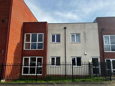 Crownford Guesthouse - Close to Hanley centre and University