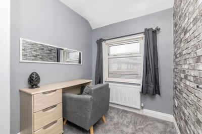 Town Centre Town House free WiFi and free on street parking