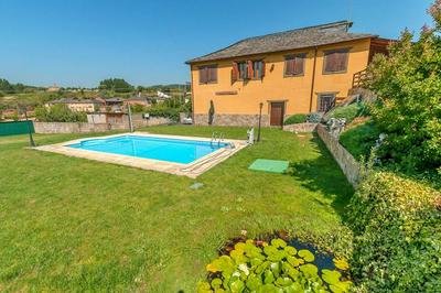 Charming Chalet in San Juan de la Mata with Shared Pool