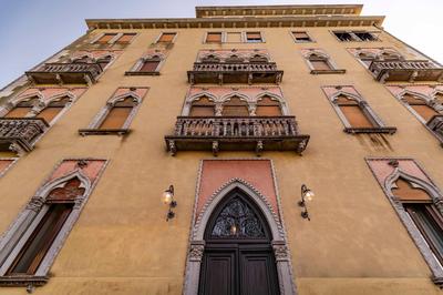 Palazzo Boito Luxury Apartment on Lido with Venice view