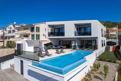 Villa Summer Side by Istrialux