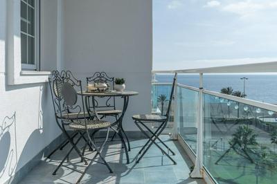 tuGuest Las Salinas Beach - Free parking
