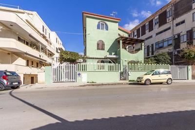 Nura's - Villa Verde Guest House