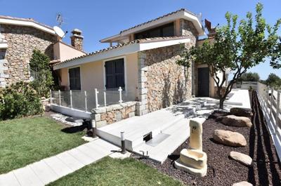 Luxury Villa with gorgeous Pool and Free Parking