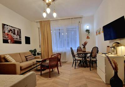 Charming Center Apartman