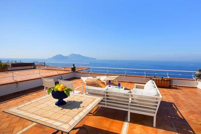 AMORE RENTALS - Villa Domus Franca