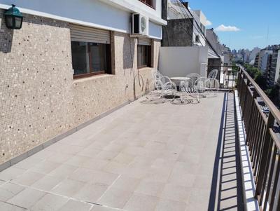 Depto en Flores Centro Comercial Mayorista de Ropa Avellaneda Consultar hasta cinco plazas Minimo dos noches