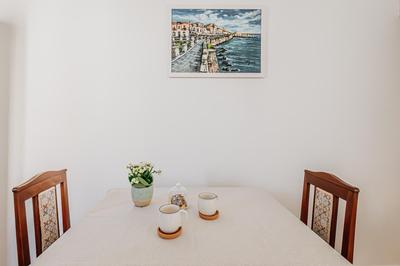 Green Leaves Apartment