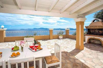 Villa Elena Costa