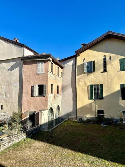 Dama apartment in Como city center