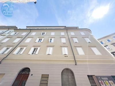 Slataper 11 Tirabora Short Rent