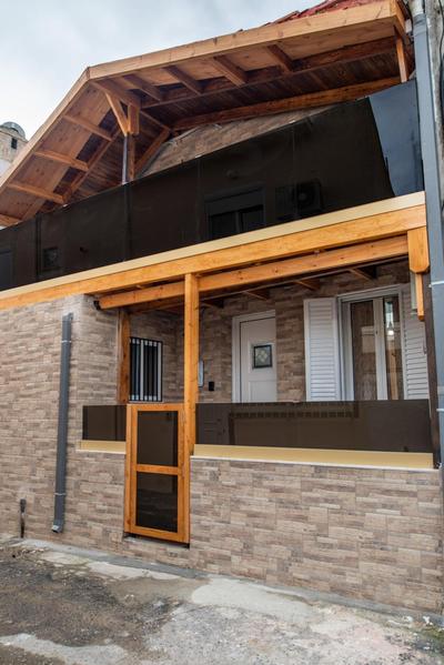 Giannis House