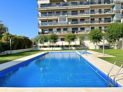 Moderno apartamento con piscina y parking 162B - INMO22