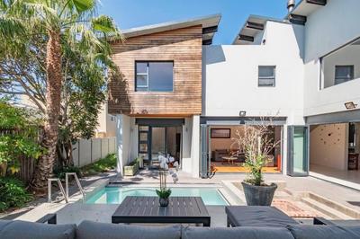 Family home in Tableview, close to Dolphin Beach.