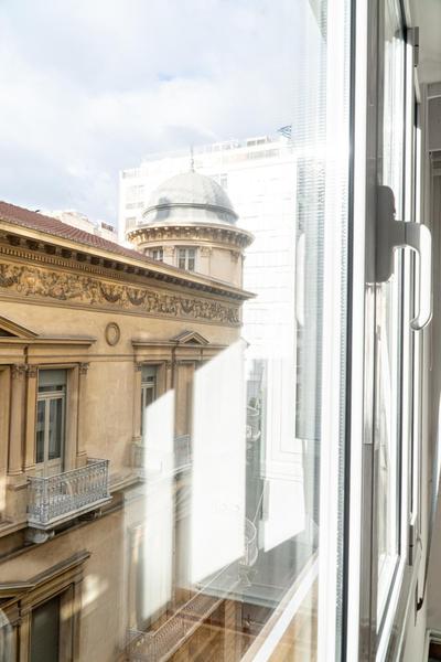 Syntagma square, 100sqm Luxurious family apt