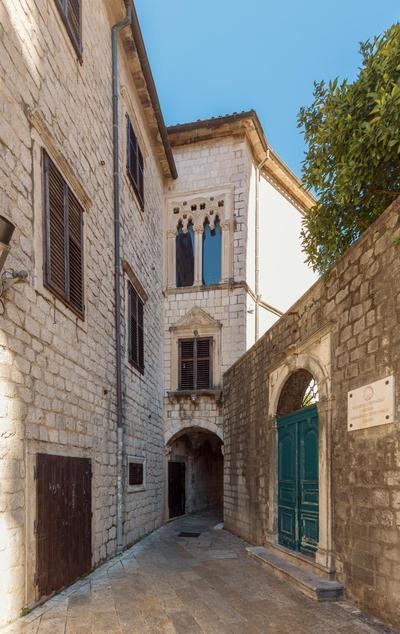 Old Town St Tryphon Apartment