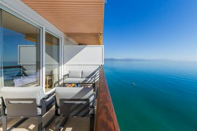 SANTA CLARA Modern & Exclusive Seafront Apartment