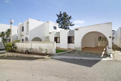 Vila Amélia by Sunnyway
