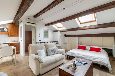 Nice Lovely Attic for 4 person with Wifi - A/C