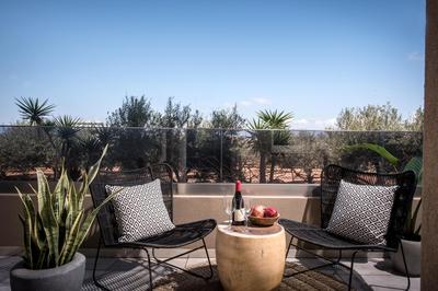 BELLA CASA LUXURY SUITES