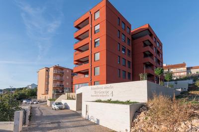 Central luxury apartment