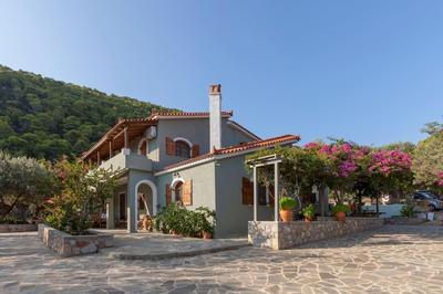 Elegance Villa: Classy Paradise w/ a private beach