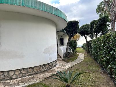 Fronte Mare Villa Acquasanta zona "LA FIUMETTA" Terracina
