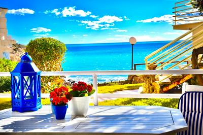 1a. Línea, vistas al mar, acceso directo a playa y piscina