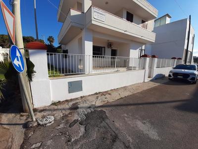 Trilocale Pescoluse fronte mare