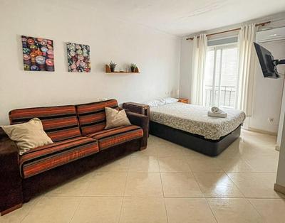 Couples Nest in Malaga!