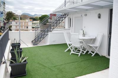 Central aesthetic studio with panoramic views