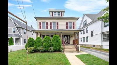 Black Rock Home - 4 bed - jacuzzi bath - beach