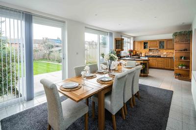 Contemporary 5 Bedroom with Garden North Finchley