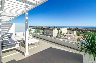 LM322B- Newly built apartment with sea views