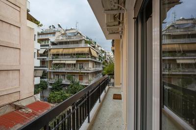 Urban Spacious Apartment Near Kallimarmaron