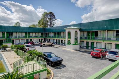 OYO Hotel Douglas GA US-441